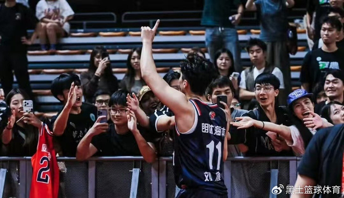 开云体育下载-13分大胜，深圳锁定第3！广州输了也赢了，力压北控压哨进季后赛|贺希宁|深圳队|联赛|深圳足球俱乐部|球队_新浪体育_新浪新闻